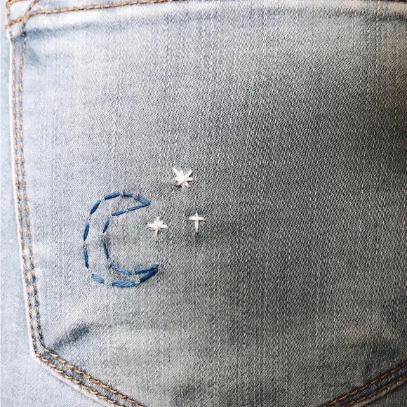 embroidered jeans๐ light to mid wash denim with distressed hems and rips - Picture 7 of 9